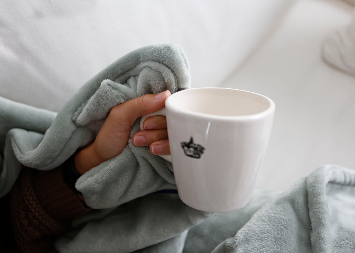 Want to take a sip of your beverage? No problem! Cozyzzz exclusive feet and hand pockets warm your extremities like no other! the hand pockets have finger & thumb opening allowing you to pick up and hold almost anything WHILE keeping you hands warm!