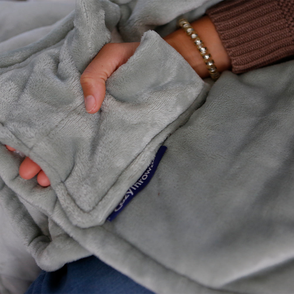 CozyThrowᶻᶻᶻ™ Sensory-Informed Comfort for Adults