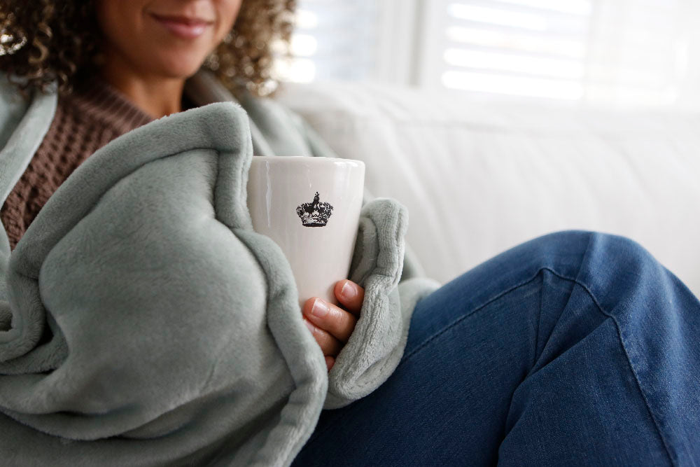 Cozyzzz exclusive feet and hand pockets warm your extremities like no other! the hand pockets have finger & thumb opening allowing you to pick up and hold almost anything WHILE keeping you hands warm!